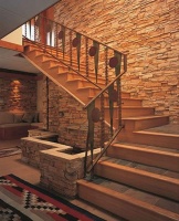 Варианты применения дагестанского камня как элемента экстерьера и интерьера дома